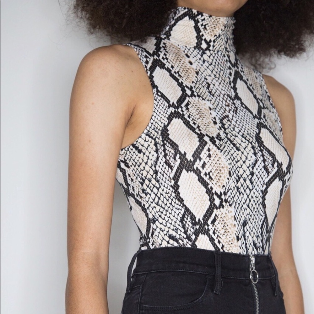 Snake Print Mock Neck Bodysuit - Picture 6 of 8
